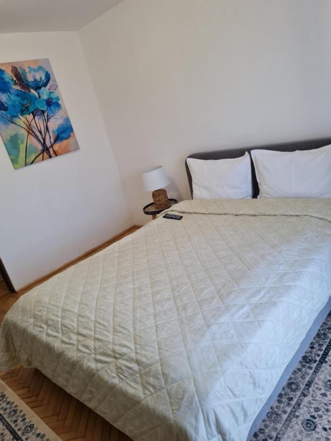 Apartament Central Gherla ภายนอก รูปภาพ